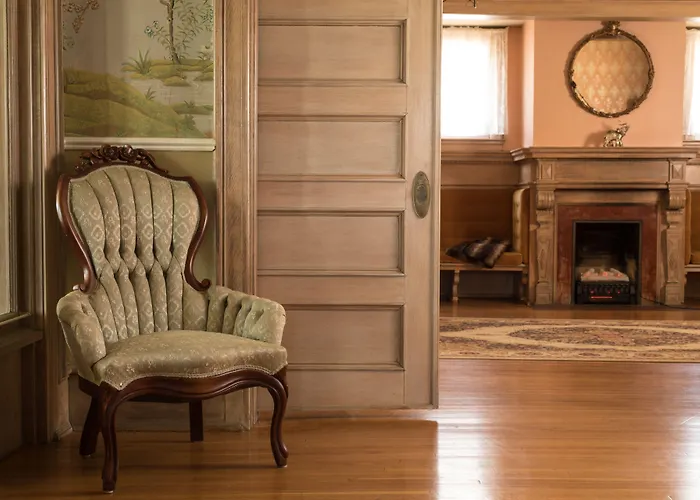 Ringling House Bed & Breakfast